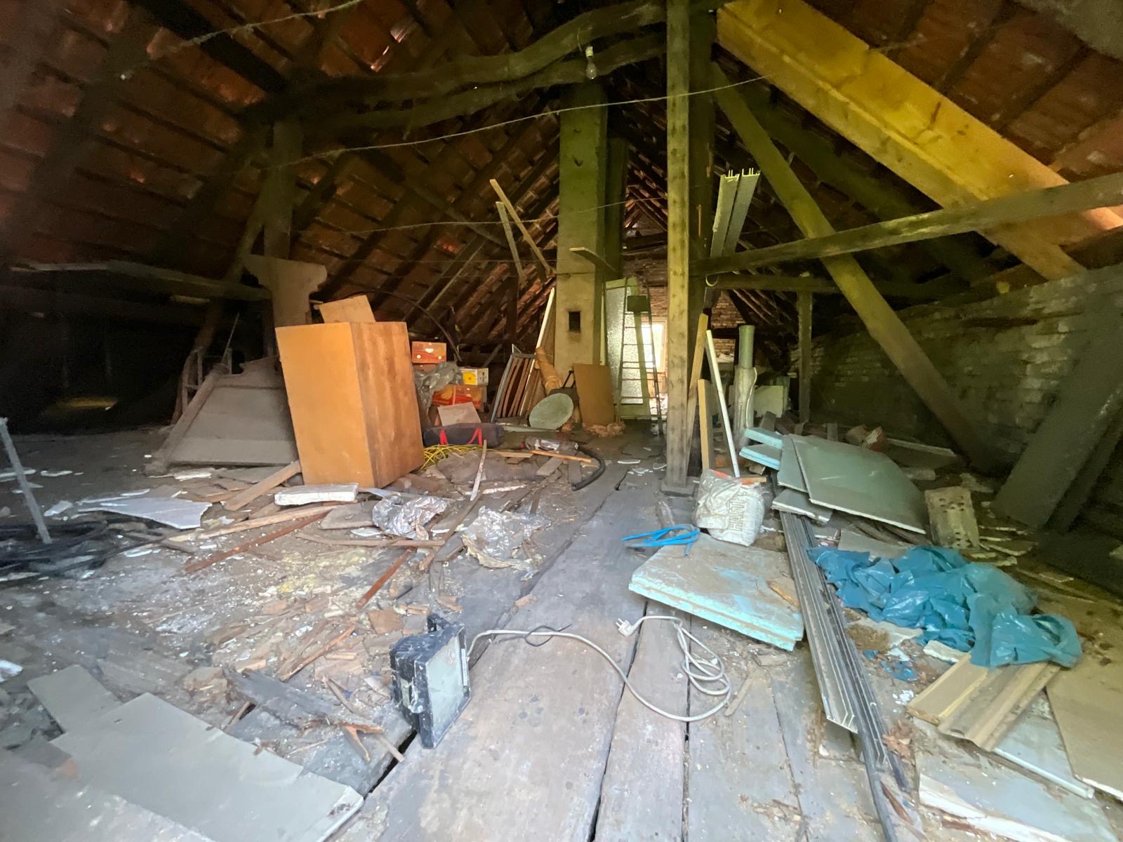 Dachbodenräumung – Platz schaffen Zuhause